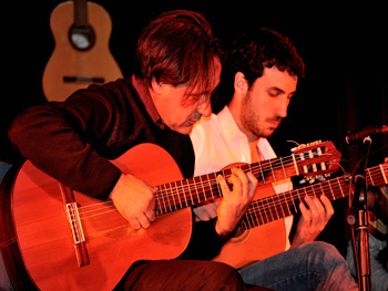 El s�bado 10 de septiembre en el Teatro San Mart�n de Baradero, se present� el  XVII Festival Guitarras del Mundo, con las actuaciones de Ignacio Egu�a de nuestro pa�s, Ricardo Moyano (representando a Turqu�a), junto a j�venes guitarristas locales del taller de Guitarra que se dicta en el Centro Cultural Pte. Arturo Ill�a. 